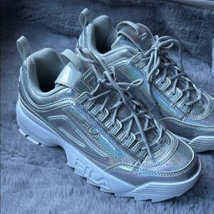 NWOT FILA Disruptor II Premium Iridescent Silver Chunky Sneaker Size 10